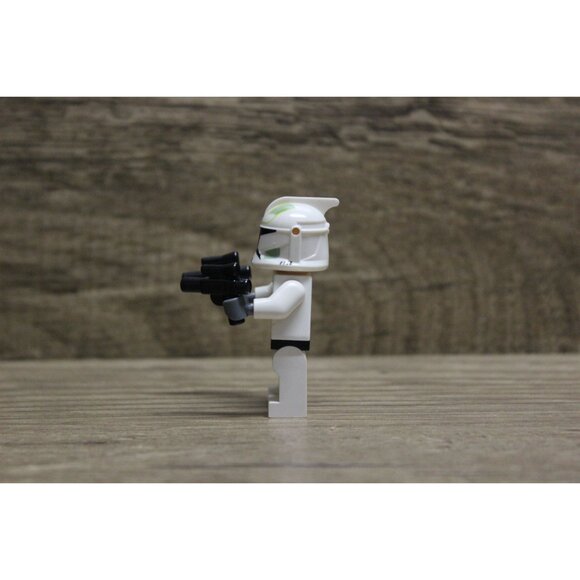 LEGO Star Wars Phase 1 Horn Company Clone Trooper w/ guns SW0298 #7913 pack part - Picture 4 of 5